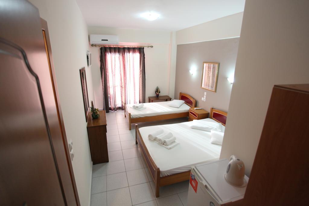 Hotel Alexandros 네오이포로이 객실 사진