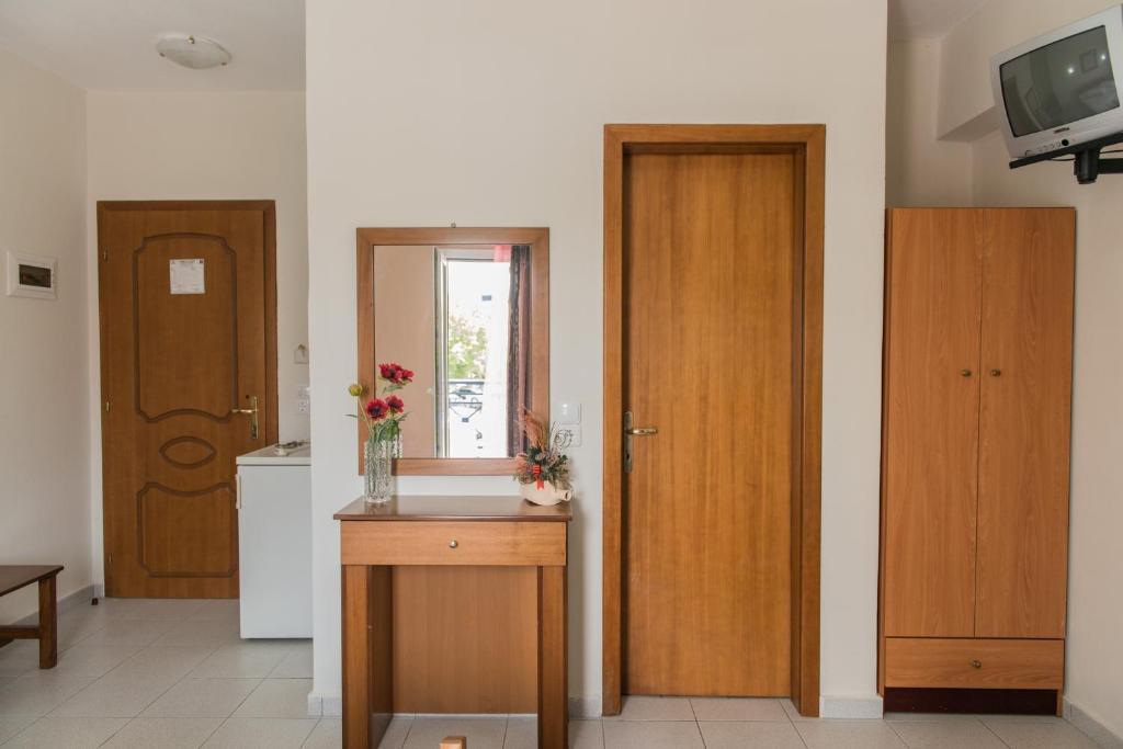 Hotel Alexandros 네오이포로이 객실 사진